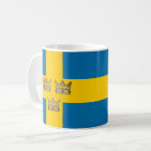 Mug Drapeau de Suède avec trois Couronnes de Suède ajo (Devant gauche)