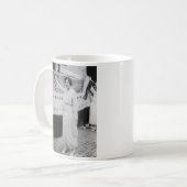 Mug Drapeau de victoire de suffrage d'Alice Paul (Devant gauche)