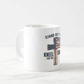 Mug Drapeau debout pour la conception de croix patriot (Devant gauche)