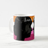 Mug Drapeau lesbien avec silhouettes de deux femmes (Devant gauche)