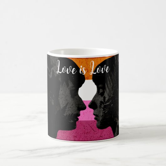 Mug Drapeau lesbien avec silhouettes de deux femmes (Centre)