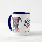 Mug Drapeau Patriotique USA Doberman Pinscher Chien (Devant gauche)