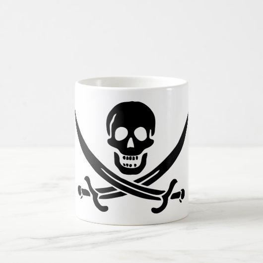 Mug Drapeau pirate crâne épées croisées (Centre)