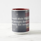 Mug Drapeau Russe-Américain avec Citation de Benjamin  (Centre)
