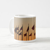 Mug Drapeaux au coucher du soleil American Patriotic U (Devant gauche)
