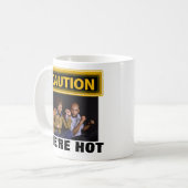 Mug Drôle Attention Nous sommes Hot Couples Fun photo (Devant gauche)