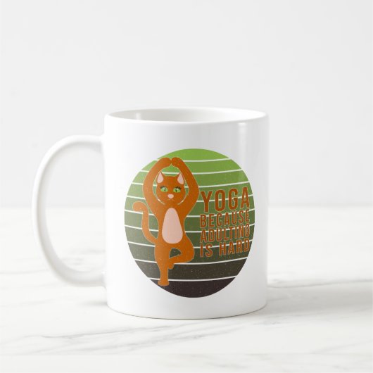 Mug Drôle chat mignon faisant du yoga. (Gauche)
