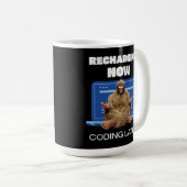 Mug Drôle de Bigfoot Programmeur Rechargeant Codage Pl (Devant droit)