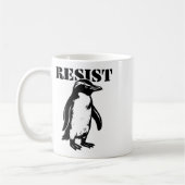 Mug Drôle de manchot résiste à la protestation contre (Gauche)