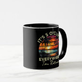 Mug Drôle de retraite, il est 5 heures partout (Devant droit)