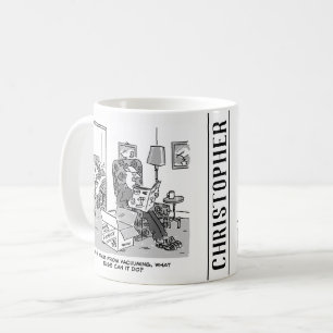 Mug Drôle dessin robot. Femme au lit avec un robot