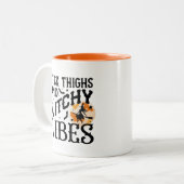 Mug drôle d'Halloween avec sorcière noire et plein (Devant gauche)