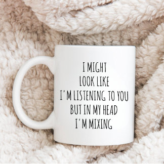 Mug Drôle Jockey sur disque personnalisé, penser à la