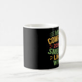 Mug Drôle Ma zone de confort sent le vin (Devant droit)
