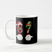 Mug Drôles 67 Pyjamas de Noël Six Sept Mème 6 7 Elfe  (Gauche)