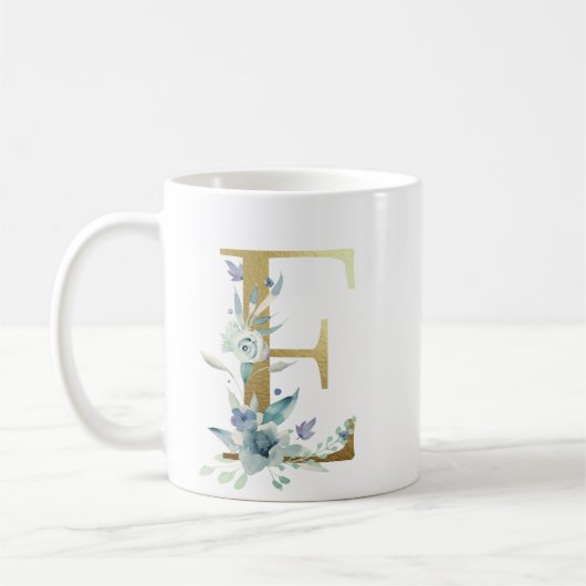 Mug E initiale dorée avec feuillage floral bleu (Gauche)