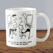 Mug E-mails de l'opérateur informatique demandant du s