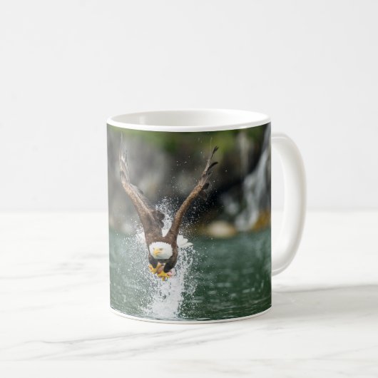 Mug Eagle chauve le grand crochet (Devant droit)
