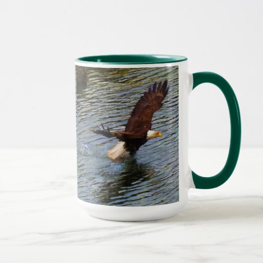 Mug Eagle chauve mûr chassant l'art de faune (Droite)