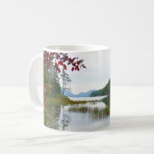 Mug Eagle Lake et feuilles de érable rouges II (Devant gauche)
