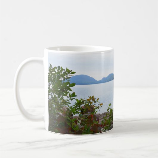 Mug Eagle Lake et feuilles d'érable rouges I (Gauche)