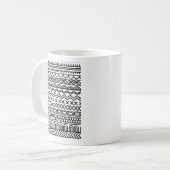 Mug Échantillonneur en tricot boho monochrome | Géomét (Devant gauche)