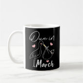 Mug Échéance En Mars Swan Drôle Portant Un Nouvel Enfa (Gauche)
