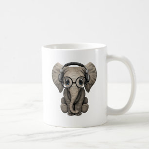 Mug Écouteurs de port du DJ d'éléphant mignon de b