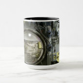 Mug écoutille sur un ancien sous-marin rétro (Centre)
