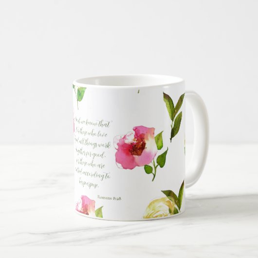 Mug Écriture Florale Romains 8:28 (Devant droit)