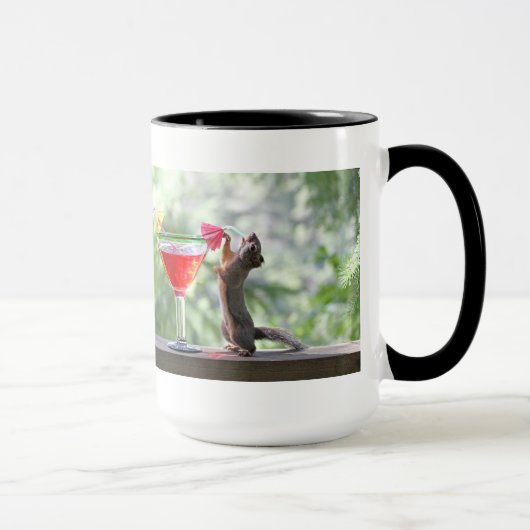 Mug Écureuil buvant un cocktail à l'heure heureuse (Droite)