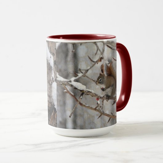 Mug Écureuil d'hiver, neige et baies rouges Conception (Devant droit)
