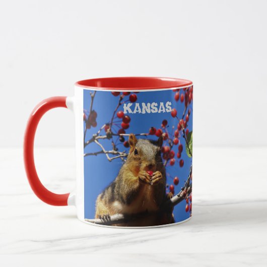 Mug Écureuil mangeant des baies rouges (Gauche)