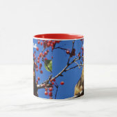 Mug Écureuil mangeant des baies rouges (Centre)