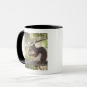 Mug Écureuil mangeant un cône 2 de pin (Devant gauche)