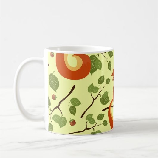 Mug Écureuil rouge dans des branches noisettes. (Gauche)