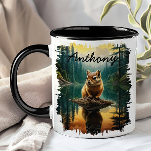 Mug Écureuil sur la réflexion du lac sur un rondin