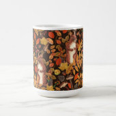 Mug Écureuils automnaux et flore sur brun foncé (Centre)