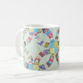 Mug Édredon de patchwork coloré (Devant gauche)