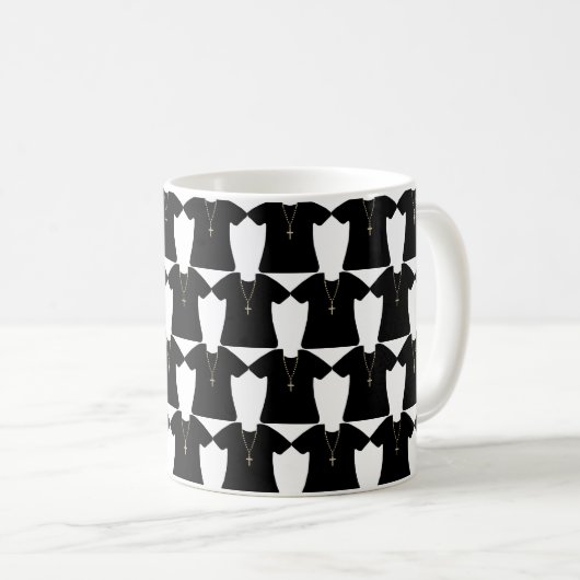 Mug Église prêtre Pasteur Noir Cassock Monogramme (Devant droit)