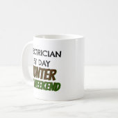 Mug Électricien par chasseur de jour par week-end (Devant gauche)