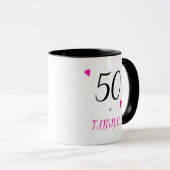 Mug Elégant 50 et fabuleux coeurs roses 50e anniversai (Devant droit)