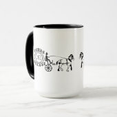 Mug Élégant cheval tiré Mariage Wagon Monogramme (Devant gauche)
