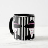Mug "Elegant Chic Woman avec Casquette : Stylo (Devant gauche)