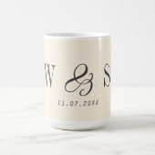Mug Élégant couple mariage initial crème naturelle (Centre)