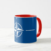 Mug Élégant drapeau Vintage de l'OTAN couvert (Devant droit)