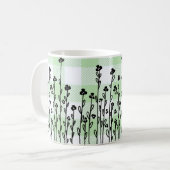 Mug Élégant en vichy vert floral noir blanc doodé (Devant gauche)