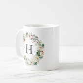 Mug Élégant hiver Floral Wreath Monogramme vacances (Devant gauche)