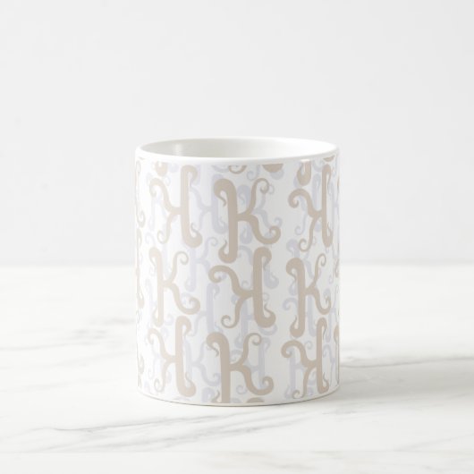 Mug Elégant K Motif initial Classy gris Taupe blanc (Centre)