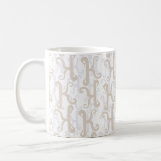 Mug Elégant K Motif initial Classy gris Taupe blanc (Gauche)